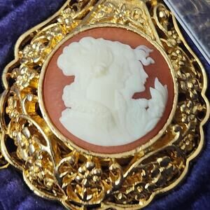 Vtg 1970s Max Factor Hypnotique Sisters Cameo Perfume Solid Pendant Necklace